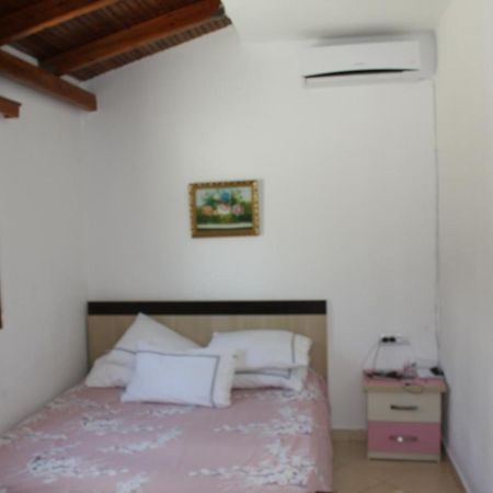Guesthouse Benardo Sarandë 外观 照片