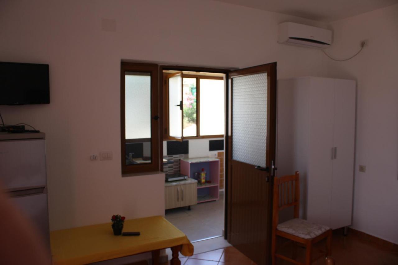 Guesthouse Benardo Sarandë 外观 照片