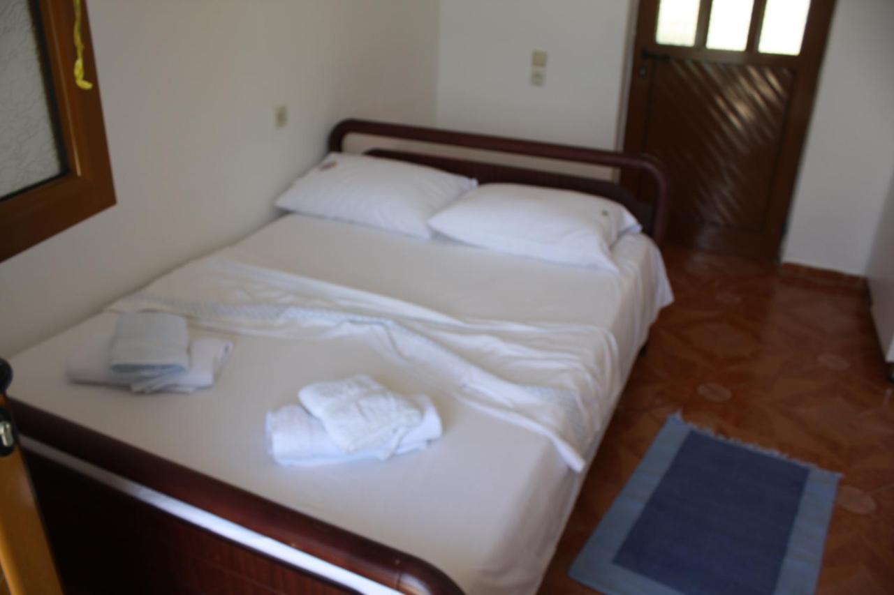 Guesthouse Benardo Sarandë 外观 照片
